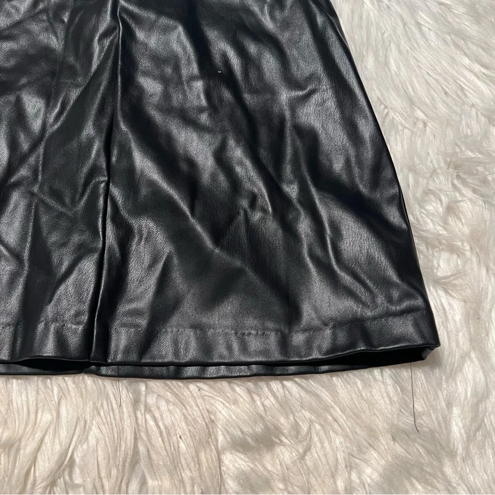 Divided H&M Women's Sz Small Faux Leather Mini Skirt Black Zip Side Lined A-Line